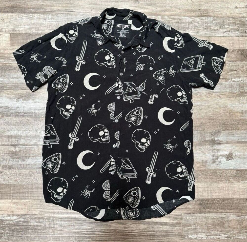Hot Topic Medium Black White Skull Dagger Short Sleeve Shirt Camp Button Front